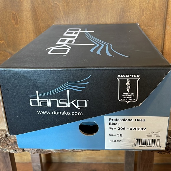 Dansko black clog. - Picture 2 of 8